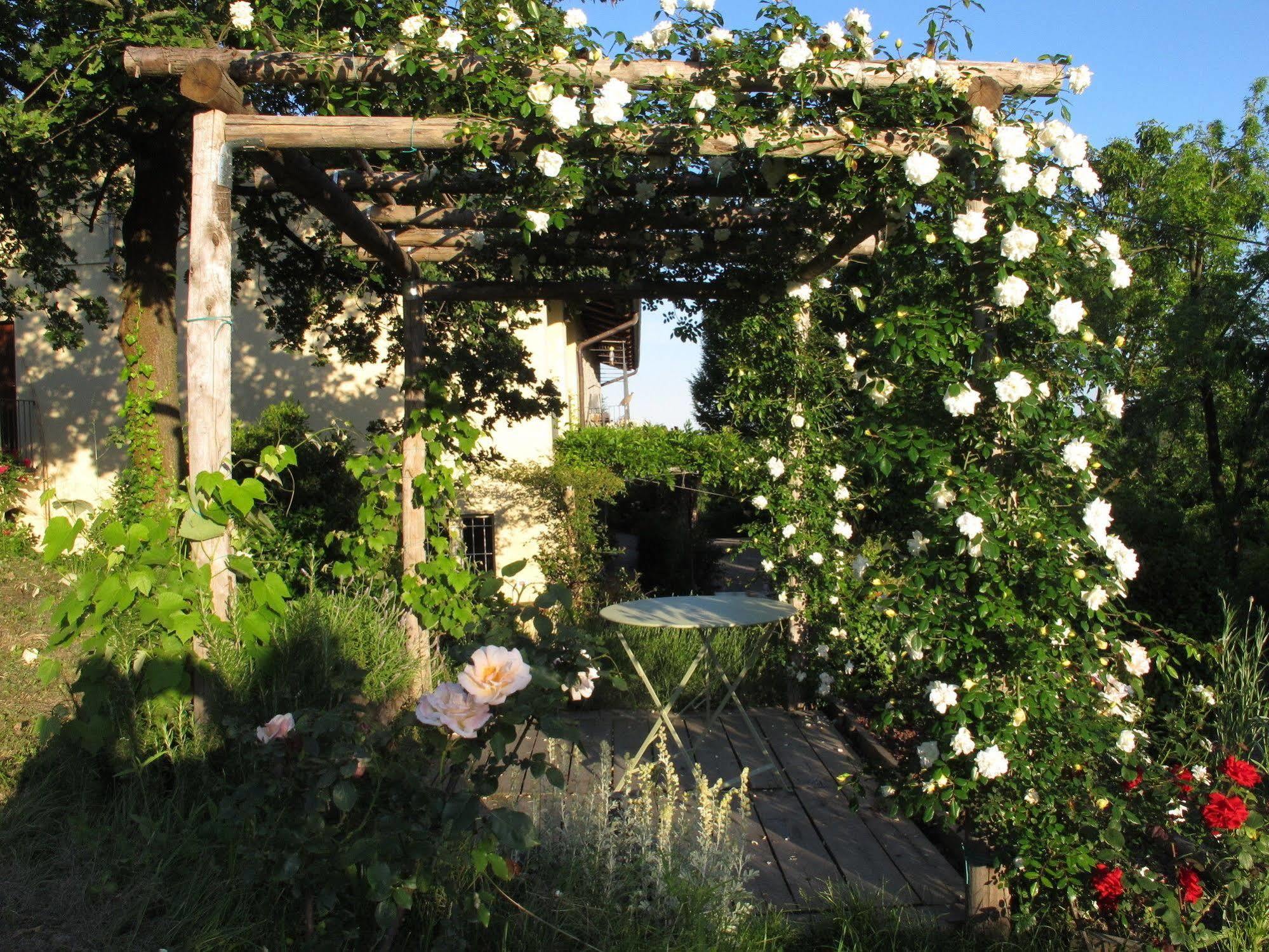 Sotto La Luna Bruna B&B Cocconato Exterior foto